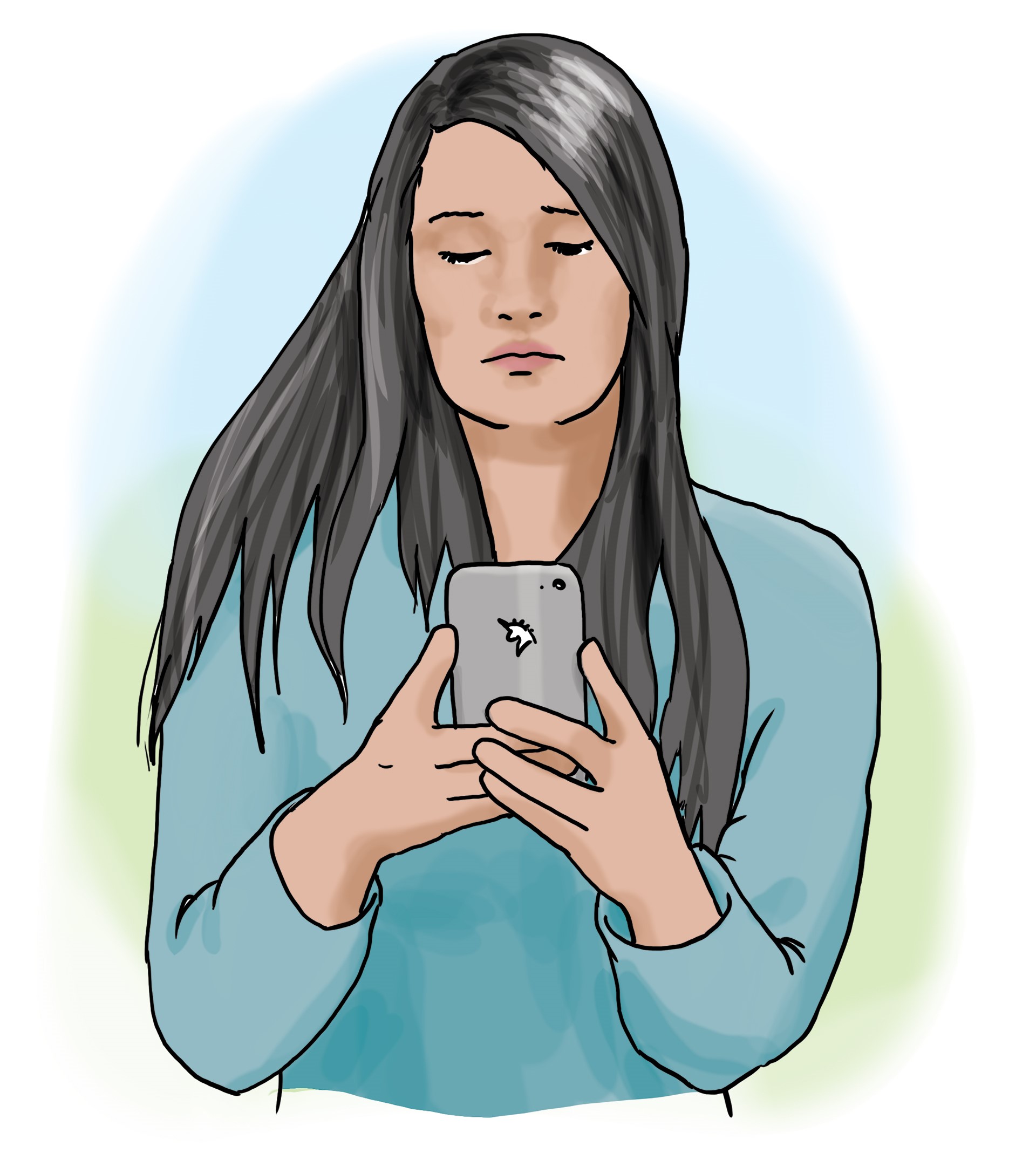 eine junge Frau mit langen schwarzen Haaren schaut auf das Handy, welches sie in der Hand hält und auf welchem sie tippt.